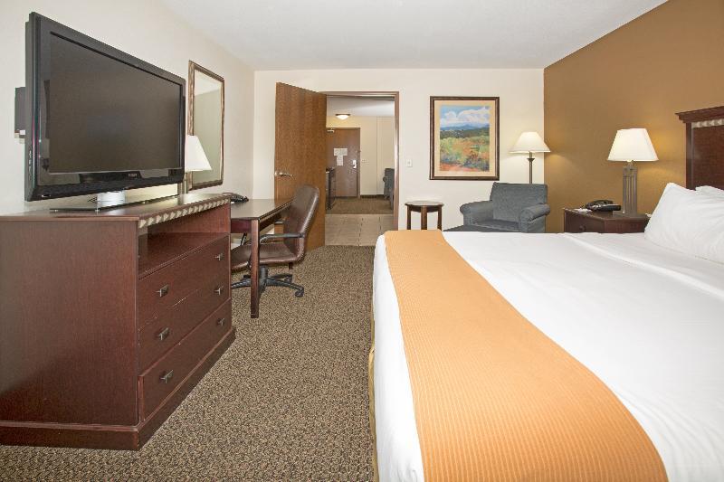 Holiday Inn Express & Suites Pueblo By Ihg Εξωτερικό φωτογραφία